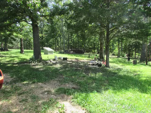 Exterior - 1315 Summit Rd, Grovespring, MO 65662 photo 3 of 11