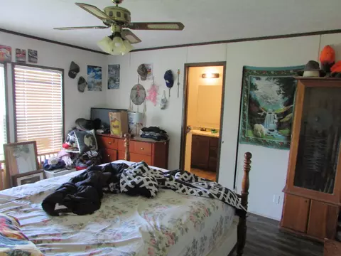 Bedroom - 1315 Summit Rd, Grovespring, MO 65662 photo 1 of 2