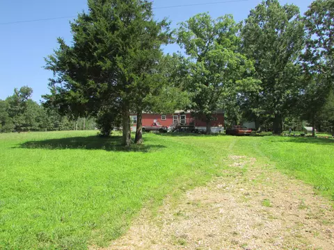 Exterior - 1315 Summit Rd, Grovespring, MO 65662 photo 2 of 11