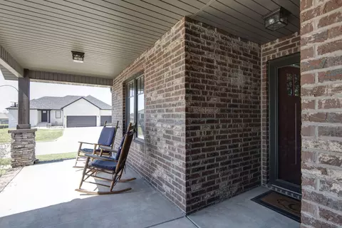 Exterior - 921 E Thorndale Dr, Nixa, MO 65714 photo 5 of 11