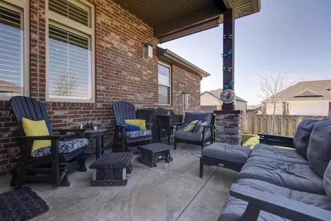Exterior - 921 E Thorndale Dr, Nixa, MO 65714 photo 6 of 11