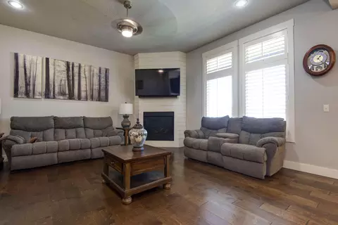 Living - 921 E Thorndale Dr, Nixa, MO 65714 photo 2 of 2