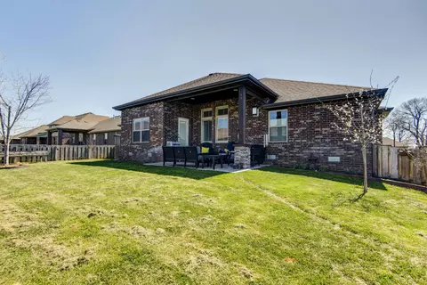 Exterior - 921 E Thorndale Dr, Nixa, MO 65714 photo 10 of 11