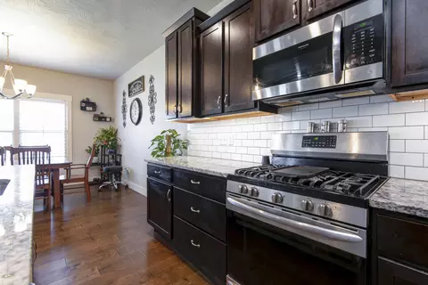 Kitchen - 921 E Thorndale Dr, Nixa, MO 65714 photo 6 of 8