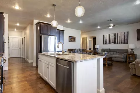 Kitchen - 921 E Thorndale Dr, Nixa, MO 65714 photo 7 of 8