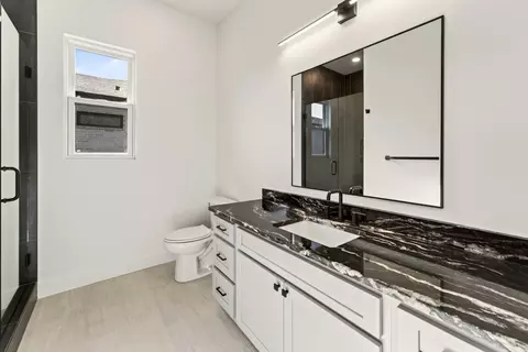 Bath - 1875 E Skyline Ave, Ozark, MO 65721 photo 1 of 7