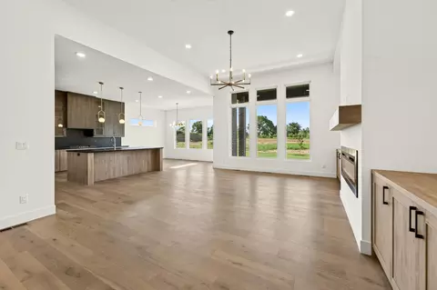 Living - 1875 E Skyline Ave, Ozark, MO 65721 photo 3 of 3