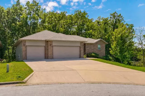 3031 N Albertha Ave, Springfield, MO 65803