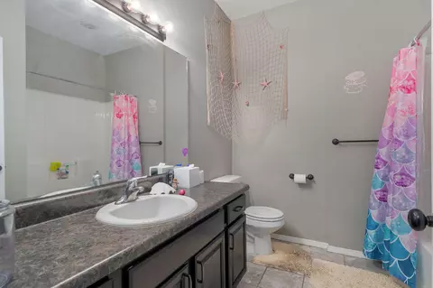Bath - 3031 N Albertha Ave, Springfield, MO 65803 photo 4 of 5