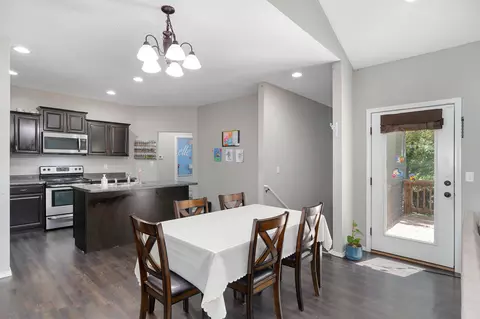 Dining - 3031 N Albertha Ave, Springfield, MO 65803 photo 2 of 2