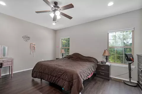 Bedroom - 3031 N Albertha Ave, Springfield, MO 65803 photo 2 of 5