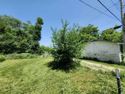 Exterior - 8885 Park St, Birch Tree, MO 65438 photo 13 of 14