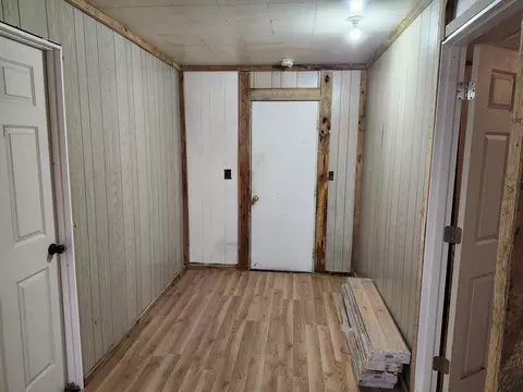 Entry Way - 8885 Park St, Birch Tree, MO 65438 photo 1 of 2