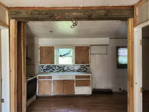 Entry Way - 8885 Park St, Birch Tree, MO 65438 photo 2 of 2