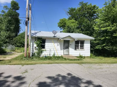 Exterior - 8885 Park St, Birch Tree, MO 65438 photo 6 of 14