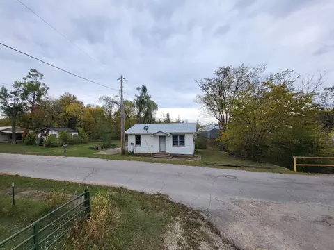 8885 Park St, Birch Tree, MO 65438