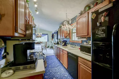 Kitchen - 28704 Cromwell Rd, Shell Knob, MO 65747 photo 3 of 3