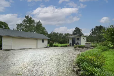 Exterior - 28704 Cromwell Rd, Shell Knob, MO 65747 photo 3 of 15