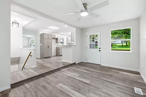 Living - 183 Allaman Dr, Forsyth, MO 65653 photo 3 of 6