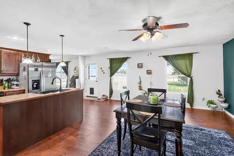 Dining - 1208 S Jaylin Ave, Springfield, MO 65802 photo 4 of 4