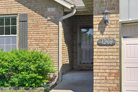 Exterior - 1208 S Jaylin Ave, Springfield, MO 65802 photo 3 of 6