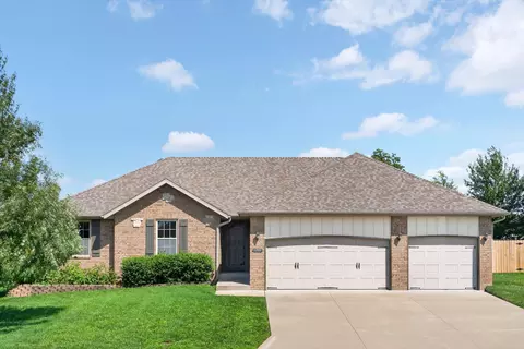 Exterior - 1208 S Jaylin Ave, Springfield, MO 65802 photo 2 of 6