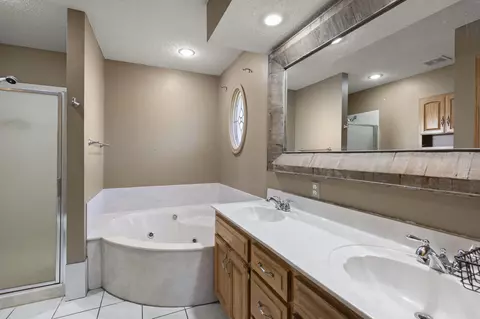 Bath - 882 Trout Rd, Ozark, MO 65721 photo 1 of 4