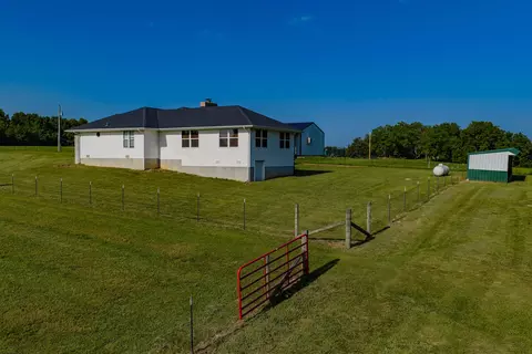 Exterior - 882 Trout Rd, Ozark, MO 65721 photo 3 of 5