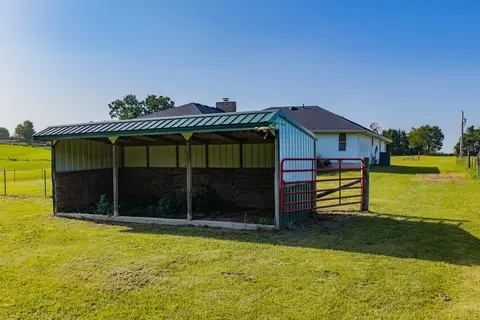 Exterior - 882 Trout Rd, Ozark, MO 65721 photo 4 of 5