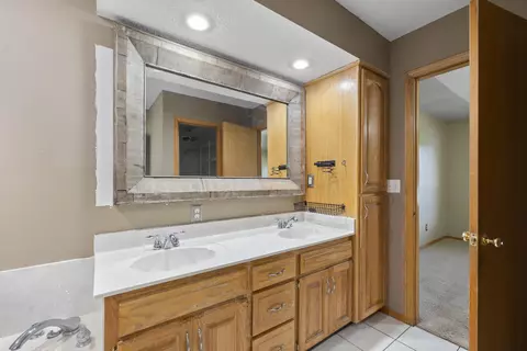 Bath - 882 Trout Rd, Ozark, MO 65721 photo 3 of 4