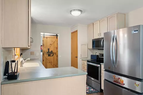 Kitchen - 111 Vin Villa, Forsyth, MO 65653 photo 3 of 3