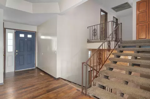 Entry Way - 721 E Westchester Ct, Springfield, MO 65810 photo 1 of 2