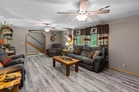 Living - 363 Villa Dr, Sparta, MO 65753 photo 1 of 2