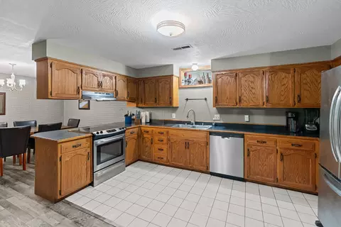 Kitchen - 363 Villa Dr, Sparta, MO 65753 photo 1 of 2