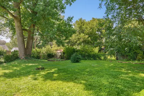 Exterior - 1225 E Stanford St, Springfield, MO 65804 photo 9 of 12