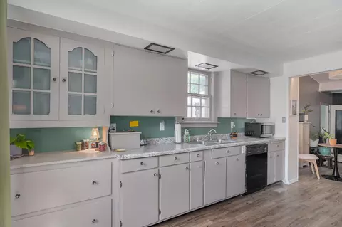 Kitchen - 1225 E Stanford St, Springfield, MO 65804 photo 1 of 3