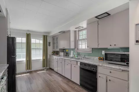 Kitchen - 1225 E Stanford St, Springfield, MO 65804 photo 2 of 3