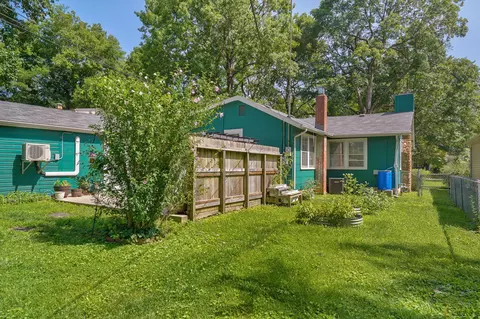 Exterior - 1225 E Stanford St, Springfield, MO 65804 photo 5 of 12