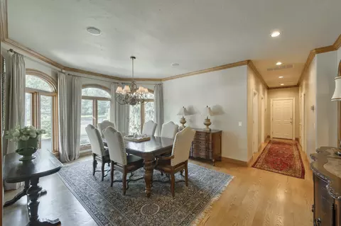 Dining - 410 S Oaks Dr, Springfield, MO 65809 photo 7 of 8