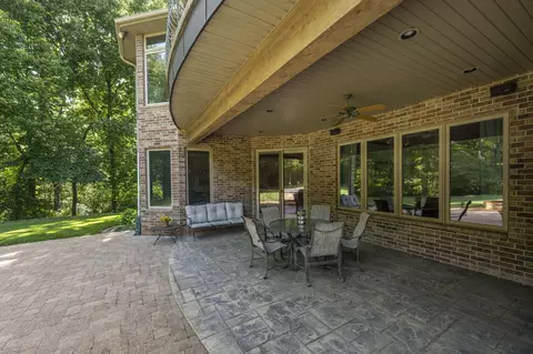 Exterior - 410 S Oaks Dr, Springfield, MO 65809 photo 14 of 25