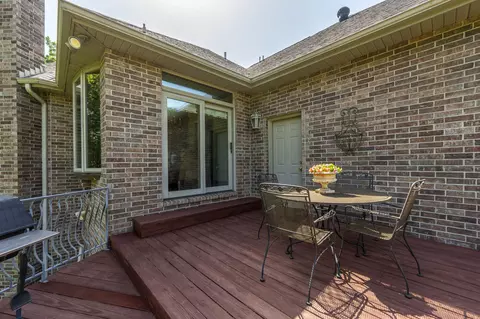 Exterior - 410 S Oaks Dr, Springfield, MO 65809 photo 24 of 25