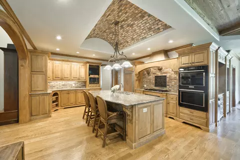Kitchen - 410 S Oaks Dr, Springfield, MO 65809 photo 1 of 12