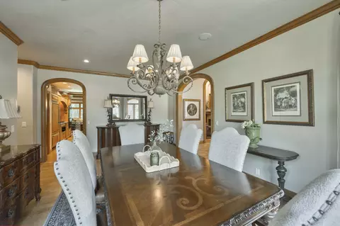 Dining - 410 S Oaks Dr, Springfield, MO 65809 photo 5 of 8