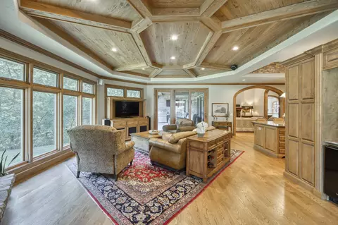 Living - 410 S Oaks Dr, Springfield, MO 65809 photo 9 of 15