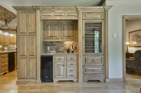 Kitchen - 410 S Oaks Dr, Springfield, MO 65809 photo 12 of 12