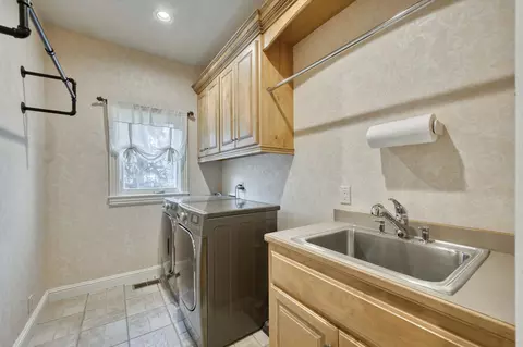 Other - 410 S Oaks Dr, Springfield, MO 65809 photo 9 of 35