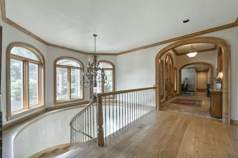 Entry Way - 410 S Oaks Dr, Springfield, MO 65809 photo 7 of 12