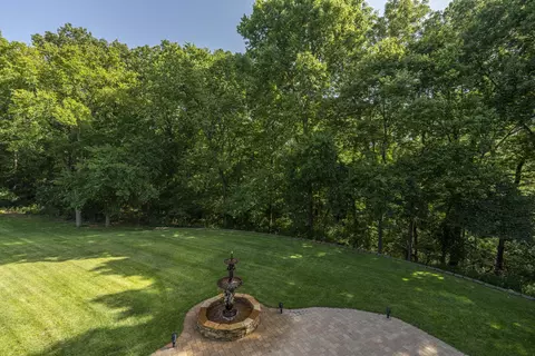 Exterior - 410 S Oaks Dr, Springfield, MO 65809 photo 13 of 25