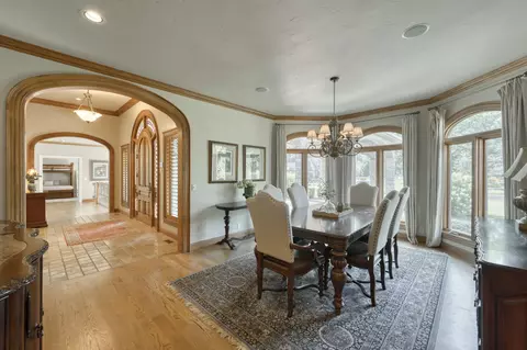 Dining - 410 S Oaks Dr, Springfield, MO 65809 photo 4 of 8