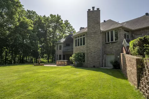 Exterior - 410 S Oaks Dr, Springfield, MO 65809 photo 20 of 25